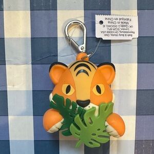 Bath & body works hand sanitizer holder